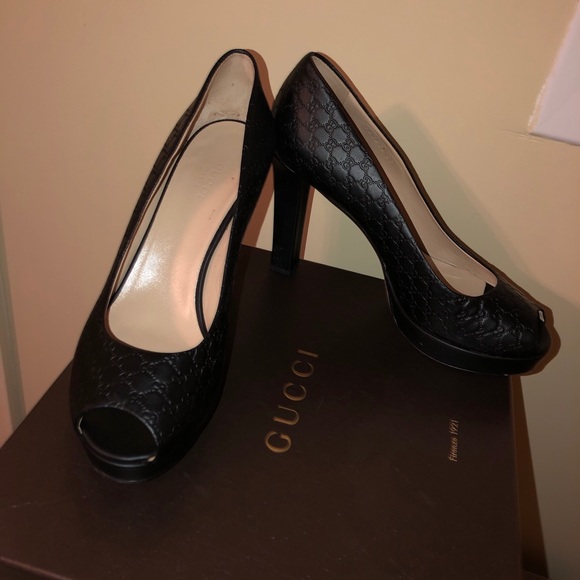 GUCCI HEELS - Picture 4 of 5
